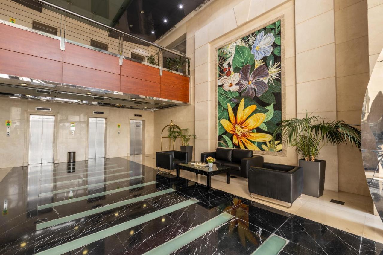 Spacious 3 Bedroom Apartamento